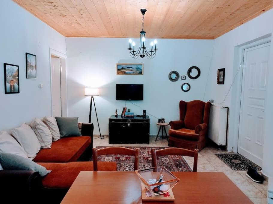 Cozy Cottage For 4 Lávdhas エクステリア 写真